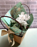 Cargar imagen en el visor de la galería, Cyclamen White Lotus
